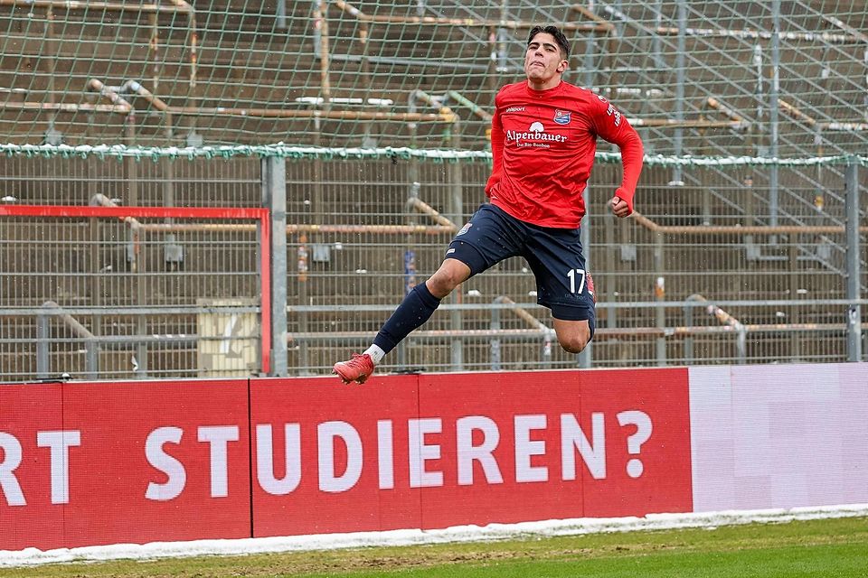 Unterhachings Hoffnungsträger Torsiello nach seinem Treffer gegen Saarbrücken.