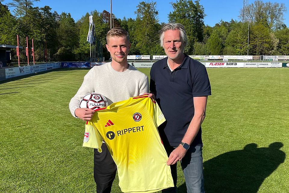 Teammanager Ralf Huchtkemper (rechts) mit Marlon Zacharias