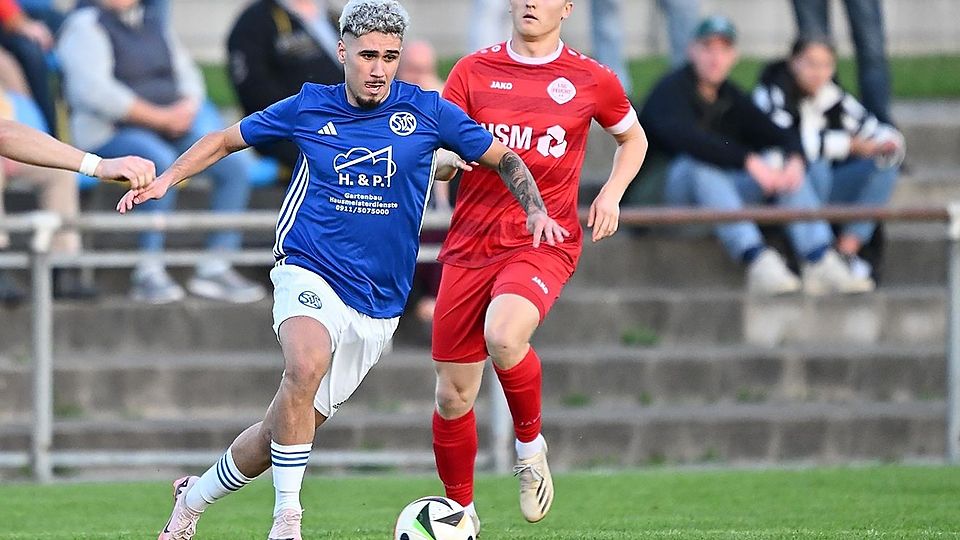 Kevin Acosta Marquez (links) dribbelt ab sofort im Trikot der DJK Ammerthal.