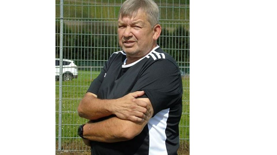 In seiner sechsten Saison bei der SG Mittelmosel muss Trainer Roland Fuhr das Team nach vielen Wechseln auf mehreren Positionen umbauen.