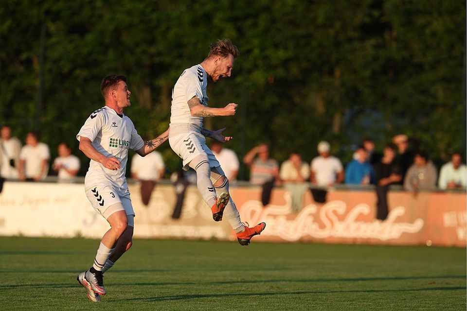 Christian Scheitzeneder (re.) und der SV Aschau am Inn befinden sich erneut im Kampf um den Aufstieg