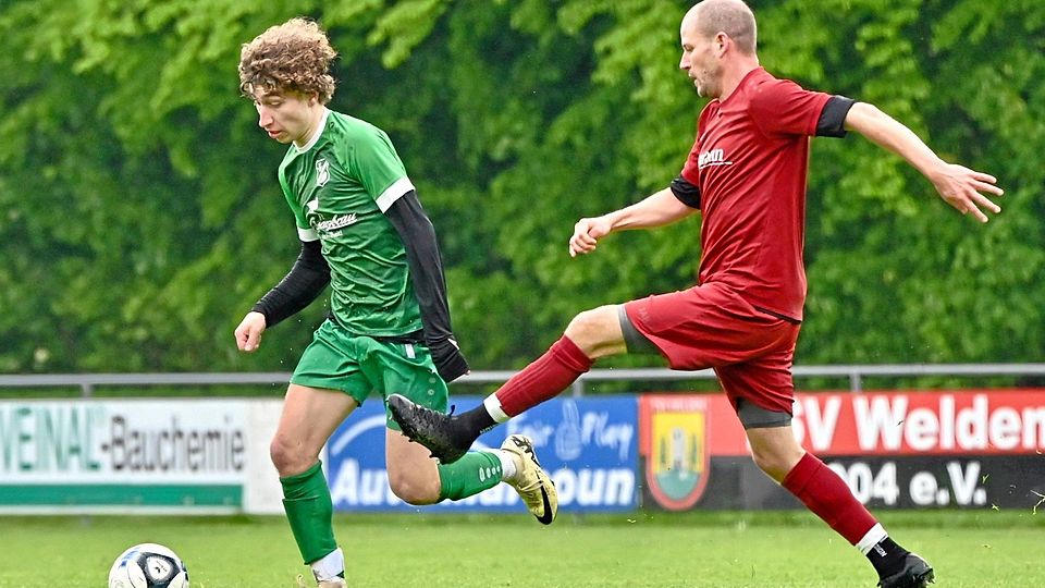 Lorenz Helmschrott (links) und der TSV Zusmarshausen setzten beim TSV Welden (rechts Robin Schäfer) mit 5:0 durch.