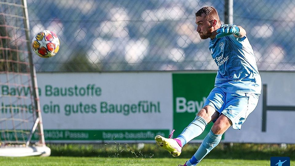 Der SV-DJK Karlsbach um ihren Torhüter Fabian Sperling will den Anschluss an die ersten beiden Plätze halten.