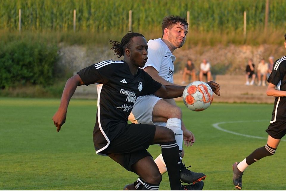 Der TSV Wörth (vorne) hat bereits heute Abend den SV Sulzbach zu Gast.