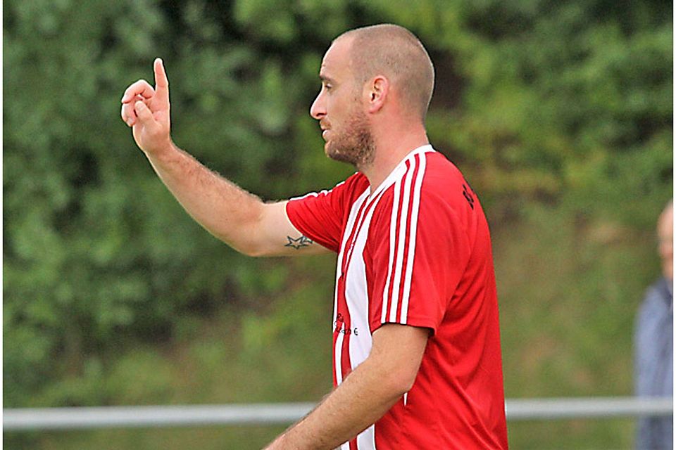 Spielertrainer Andreas Brysch ist mit der Saison seiner Mannschaft zufrieden. Nach dem Aufstieg aus der Kreisliga steht der BC Adelzhausen auf einem respektablen achten Platz in der Bezirksliga.  Archivfoto: Reinhold Rummel