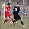 Zwei Tore erzielt, eines vorbereitet: Marios Katidis (links) spielte eine wichtige Rolle beim 4:2-Sieg der Weißenburger U19 in Eltersdorf.  F: Mühling