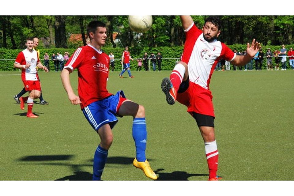 Der Stabilisator im Zentrum: Türkspors Goran Hussein (rechts) bis zur verletzungsbedingten Auswechslung. Foto: Heike Dierks