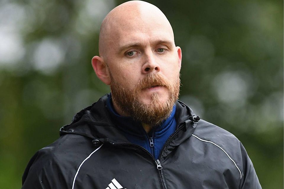 „Vereine, die auf dem zweiten Platz liegen werden bestraft“, sagt FCD-Trainer Hannes Sigurdsson.