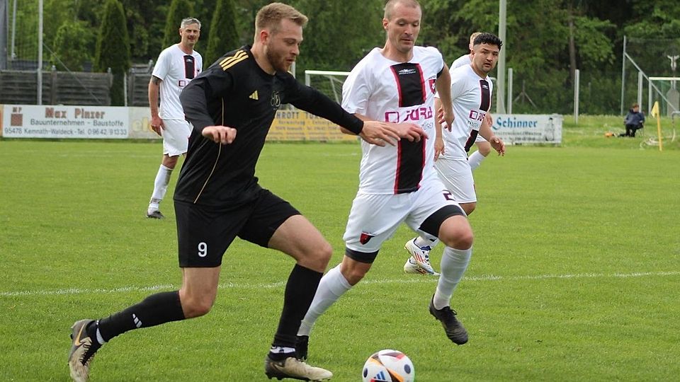 Mit vielen aufgerückten jungen Talenten aus dem eigenen „Stall“ geht der SVSW Kemnath (in Schwarz) in eine neue Saison, in der er sicherlich wieder ein Wort bei der Vergabe der begehrten vorderen Ränge mitsprechen wird.