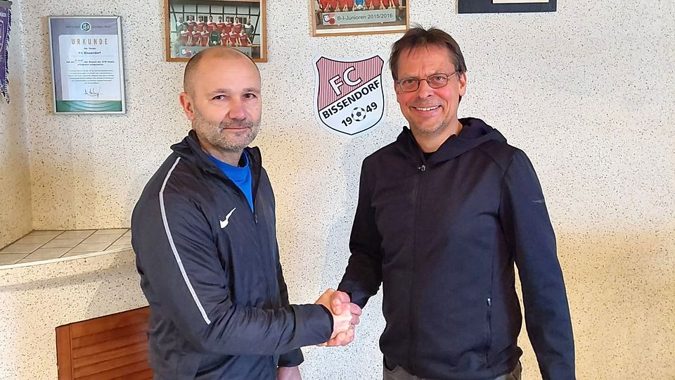 Bissendorfs Neu-Coach Manuel Nannig und 1. Vorsitzender Lutz Pullwitt haben sich schnell geeinigt.
