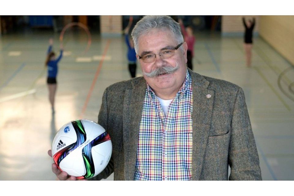 Udo Kramer kennt sich mit Hallenfußball aus: Er organisiert die Landkreismeisterschaften. F:  Hans-Joachim Winckler