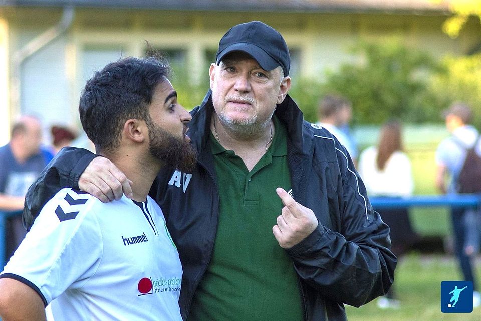 Axel Vogel (re) führt Wannsee in die Landesliga