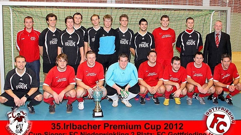 Irlbacher Premium Cup Gewinner FC Niederwinkling (rot), Zweiter FC Gottfrieding. F: Siering