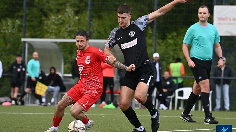 Soll dem Aufsteiger FC Teutonia Weiden Erfahrung und Präsenz bringen: Neuzugang Robin Ahns (re.).