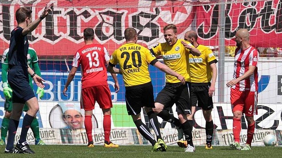 Fabian Menig (in gelb) bejubelte 2016 einen Treffer für Aalen, ab Sommer trägt der Abwehrspieler das HFC-Trikot.