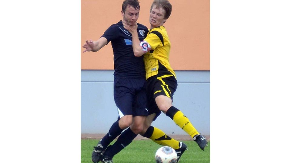 Ein harter Weg für Güsen (in blau) zur Titelverteidigung?  (F. Germania Güsen)