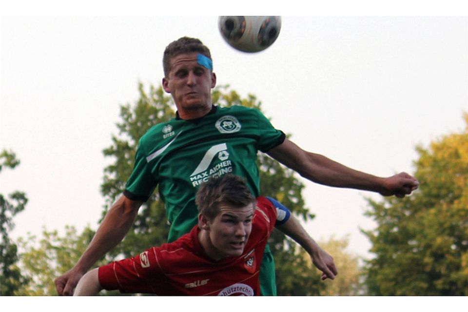 Kopf hoch: Der SV Seligenporten (grün) spielt in Pegnitz auf Sieg.  Foto: Weller