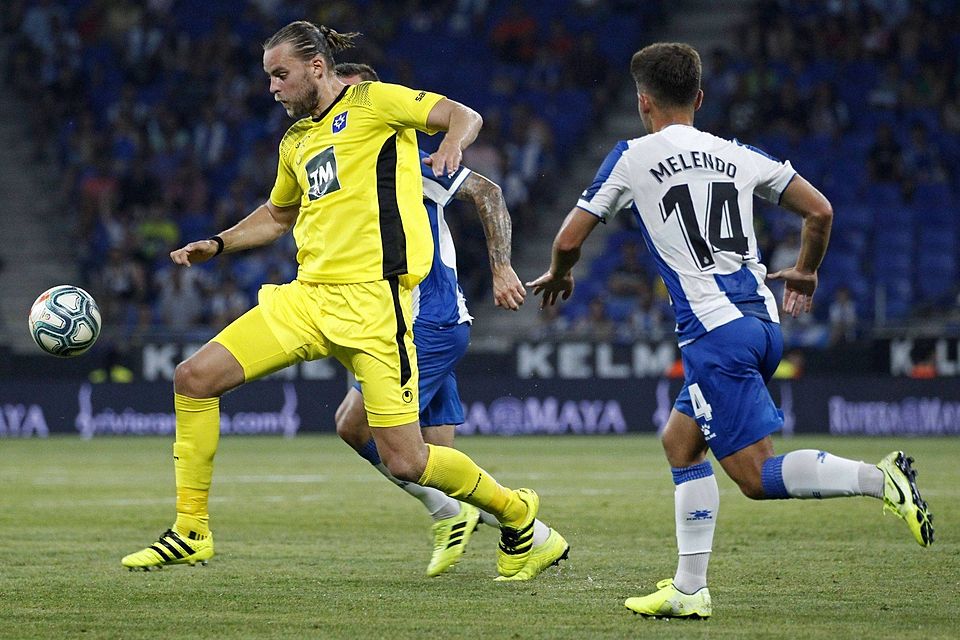 2019 spielte Gudmundur Hafsteinsson (gelbes Trikot) in der Europa League gegen Espanyol Barcelona, künftig läuft er für Abtswind u.a. gegen Karlburg, Seligenporten und Vilzing auf.