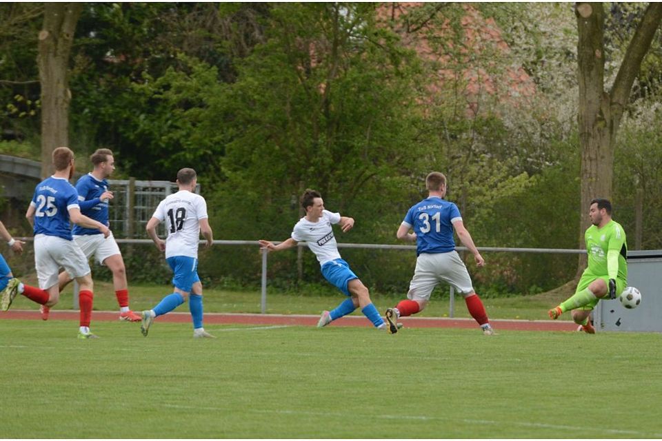 Jaden Döbler erzielt den zweiten Treffer für den SV Bönebüttel-Husberg. 