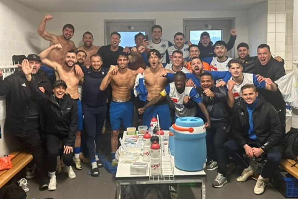 Keine Glanzleistung gezeigt - trotzdem jubeln können: Der FC Tuggen schickt Baden mit 2:1 vom Platz.