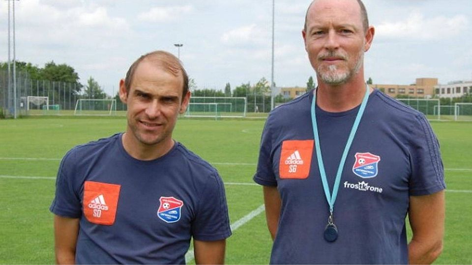 SpVgg-Trainer Robert Lechleiter (links) lobt die Moral seiner Mannschaft Gasser
