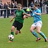 Traf zum 3:0: Katharina Reisch (links, FCH), gegen  Claudia Bucher  | Foto: Uwe Rogowski