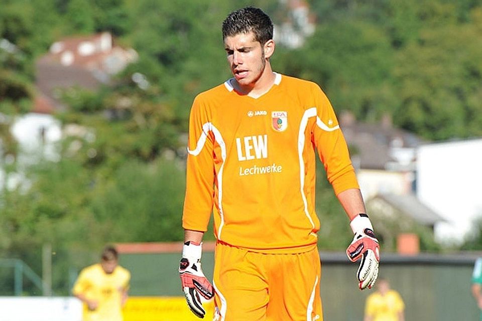 Augsburgs Keeper Joannis Gelios (19) ist einer der "jungen Wilden" beim FCA II. F: Traub
