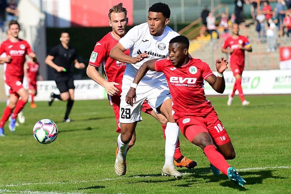 Rot-Weiß Oberhausen und der Wuppertaler SV gehören auch 2022/23 zu den Top-Teams. 