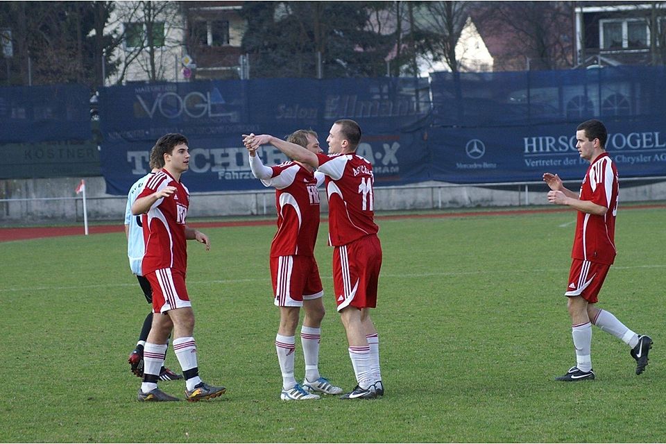 Der ASV Cham durfte auch im Heimspiel gegen Etzenricht jubeln - am Ende stand ein 3:0-Erfolg. Foto: Eberhard Viehauser Der ASV Cham durfte auch im Heimspiel gegen Etzenricht jubeln - am Ende stand ein 3:0-Erfolg. Foto: Eberhard Viehauser