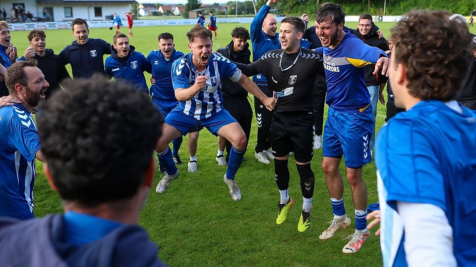 Der Jubel ist groß, gelingt nun der Durchmarsch? Durch einen Sieg in buchstäblich letzter Sekunde hielt der TSV Inchenhofen in Burgheim seinen Aufstiegs-Relegationsplatz fest und trifft nun am Mittwoch auf Langerringen.