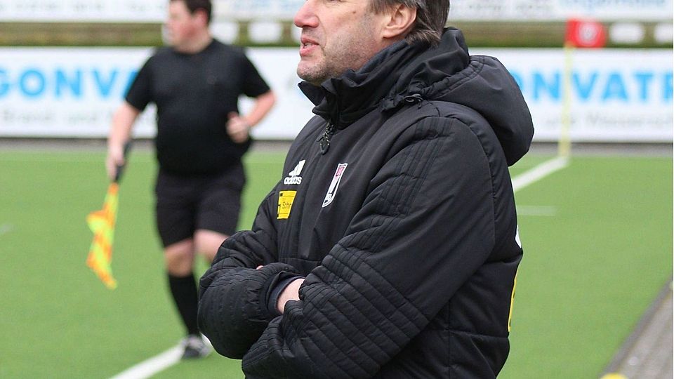 Wendens Coach Jörg Rokitte wird trotz aller Einwände zur Nachholpartie in Olpe antreten müssen.