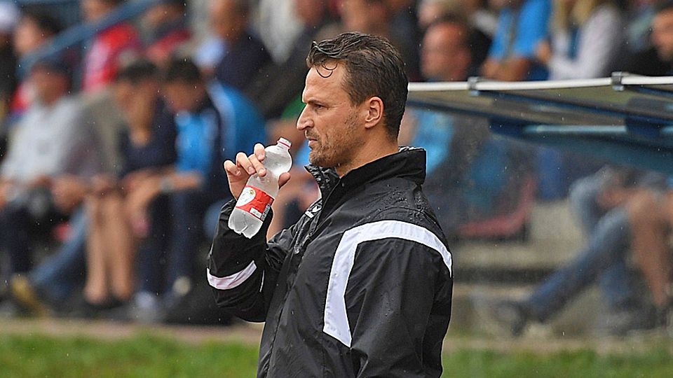 Cosmos-Trainer Marco Löring hat sich mehr erwartet als ein 1:1 im Derby gegen den TSV Neusäß.
