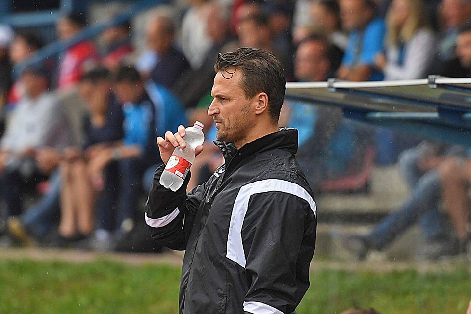 Cosmos-Trainer Marco Löring hat sich mehr erwartet als ein 1:1 im Derby gegen den TSV Neusäß.