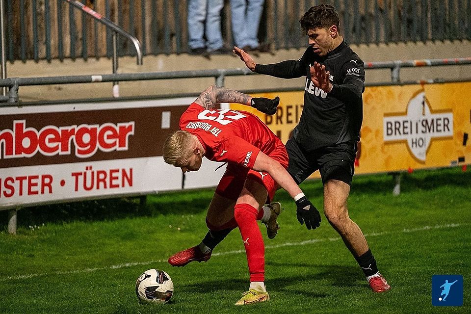 Kevin Haug (re.) hat sich nach wenigen Monaten wieder vom FC Memmingen verabschiedet.