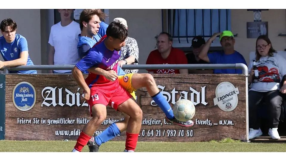 Clemens Landau (links, hier gegen Arda Sirin vom TSV Steinbach II) war gegen Okriftel der Marburger Aktivposten. © Jens Schmidt