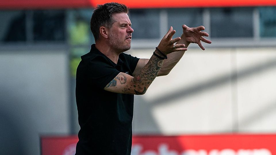 Alexander Straus: Der Trainer der FCB-Damen ist mit der Leistung in San Sebastian nicht zufrieden.