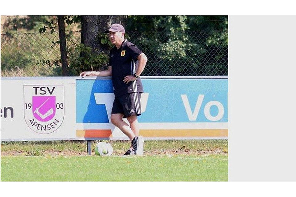 Apensens Trainer Michael Mewes stand zum letzten Mal an der Außenlinie. (F: Brunsch) Apensens Trainer Michael Mewes stand zum letzten Mal an der Außenlinie. (F: Brunsch)
