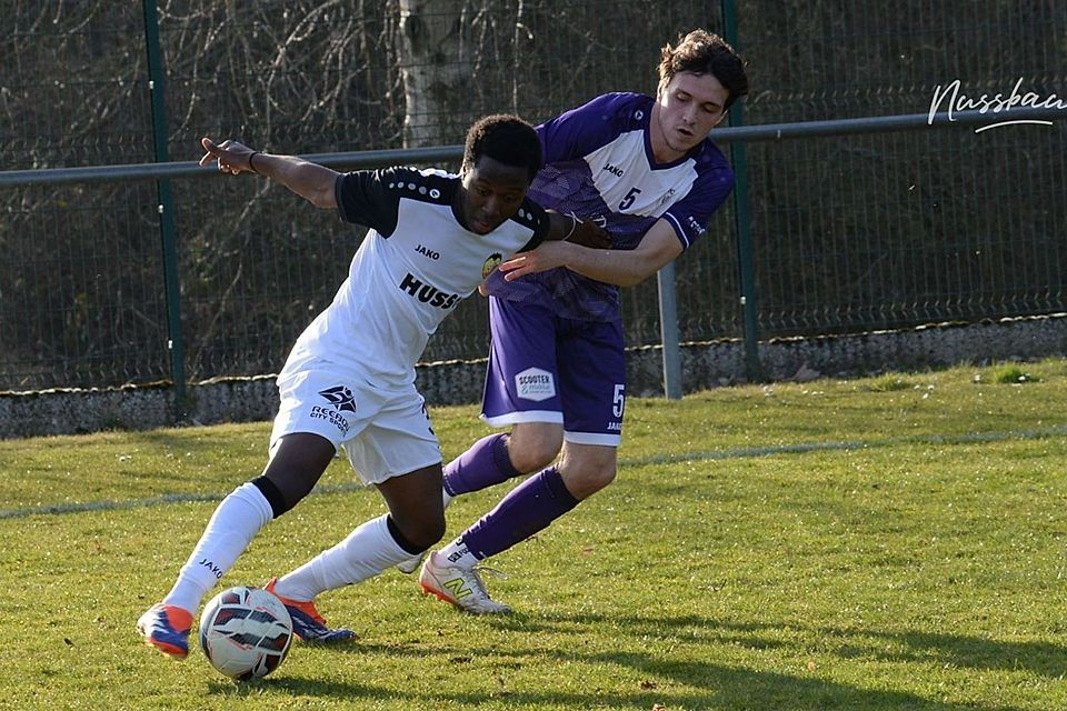 Ell (dunkles Trikot) empfängt Folschette, die USBC ist in Rambrouch zu Gast 