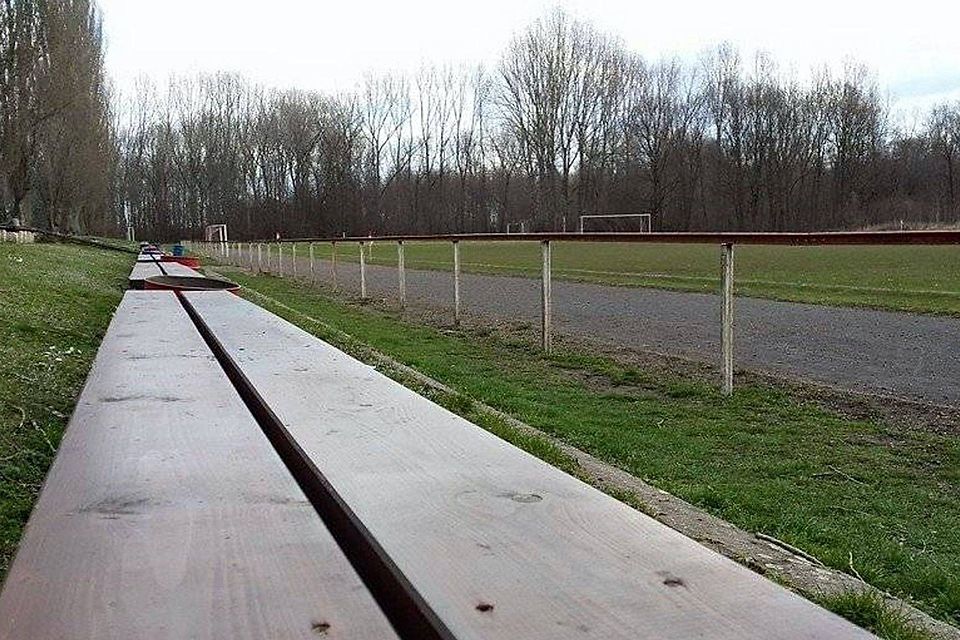 Die Fußballplätze des englischen Amateurfußballs bleiben für die restliche Saison leer. 