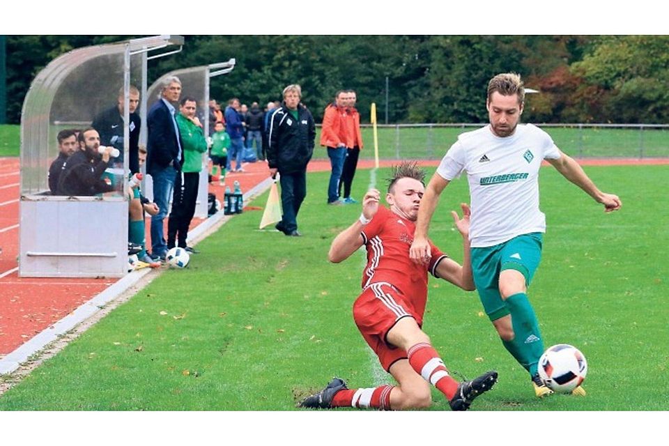 Die SpVgg Lindau (rechts) setzt sich im Derby gegen die SGM Hege/Nonnenhorn/Bodolz durch. Foto: Reiner Roither