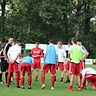 Sascha Trenz (Bildmitte im roten Shirt) ist nicht mehr Coach des SV Geiersthal 