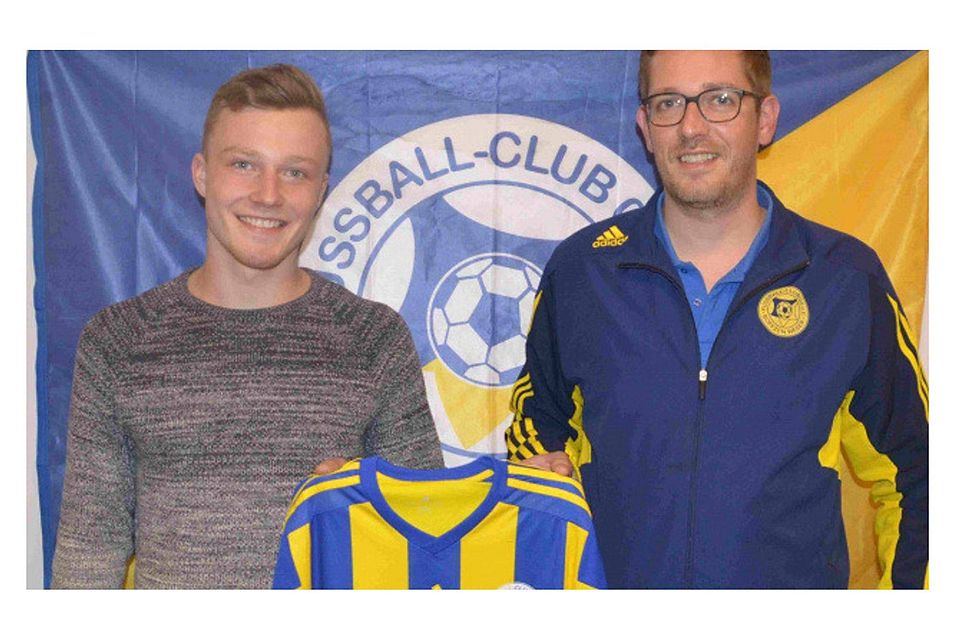 Pascal Krause (l.) und Boffzens Vorsitzender Frederic Meyer.