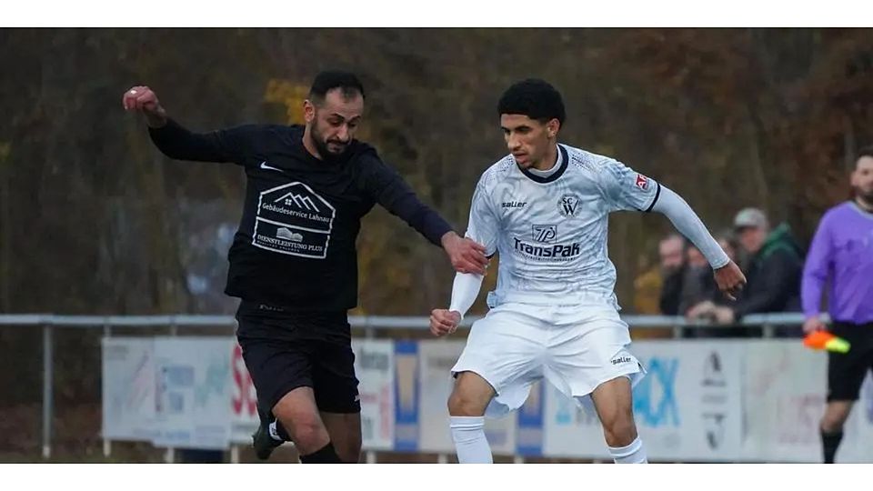 Besiegelt mit seinen Treffern den Coup der SG Naunheim/Niedergirmes in der Fußball-Gruppenliga beim FC Cleeberg: Sedat Aktas (l.) in Aktion. (Archivfoto) © Isabel Althof