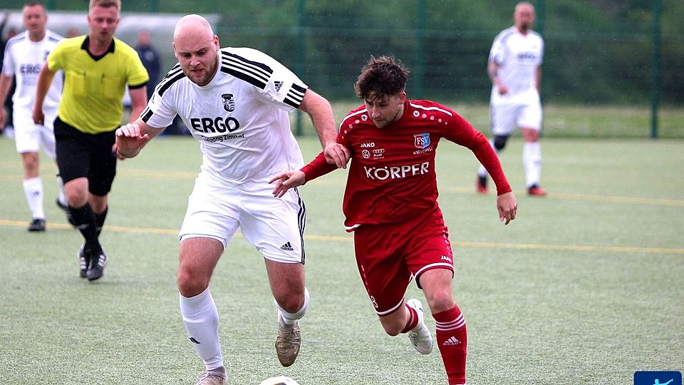 Tim Müller (rechts) war mit seinem Doppelpack und zwei Vorlagen der Matchwinner beim Heimsieg des FSV.