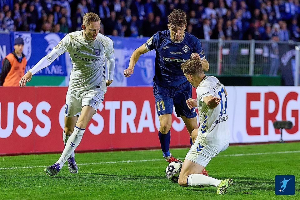Maco Gölz (hier am Ball im DFB-Pokalspiel gegen den 1. FC Magdeburg) verlässt den FV Illertissen. Maco Gölz (hier am Ball im DFB-Pokalspiel gegen den 1. FC Magdeburg) verlässt den FV Illertissen.