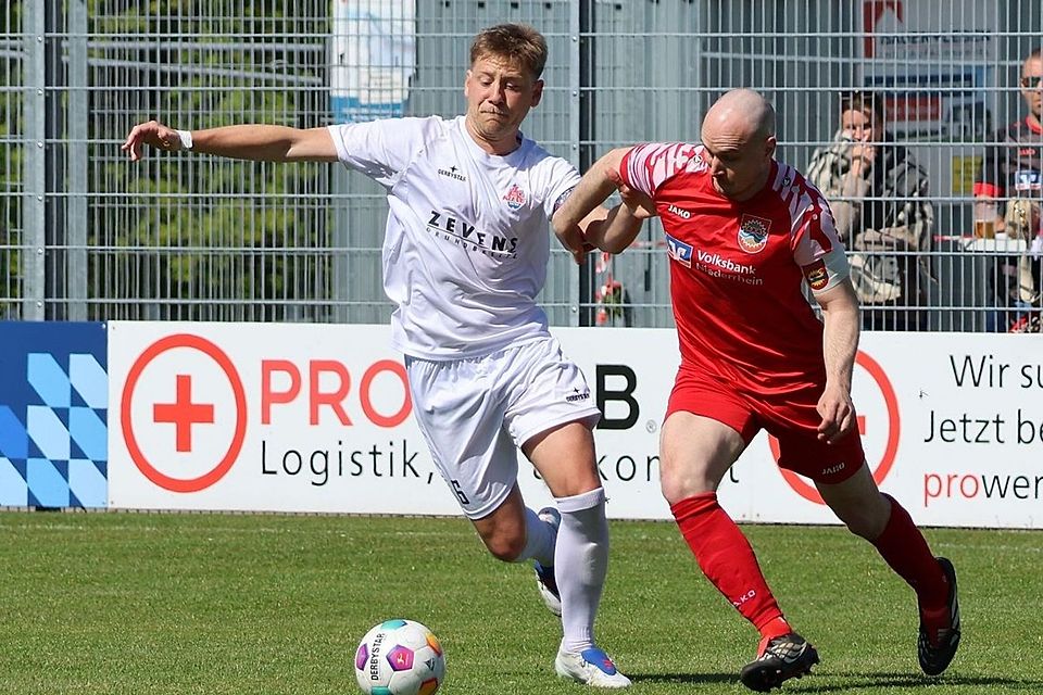 Der 1. FC Kleve ist nach dem Sieg gegen Büderich wieder voll im Rennen um den Ligaverbleib. Der 1. FC Kleve ist nach dem Sieg gegen Büderich wieder voll im Rennen um den Ligaverbleib.