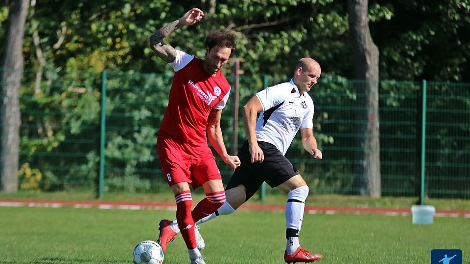 Zuletzt kickte Matthias Härtl (l.) noch vereinzelt für die Staßfurter Reserve,