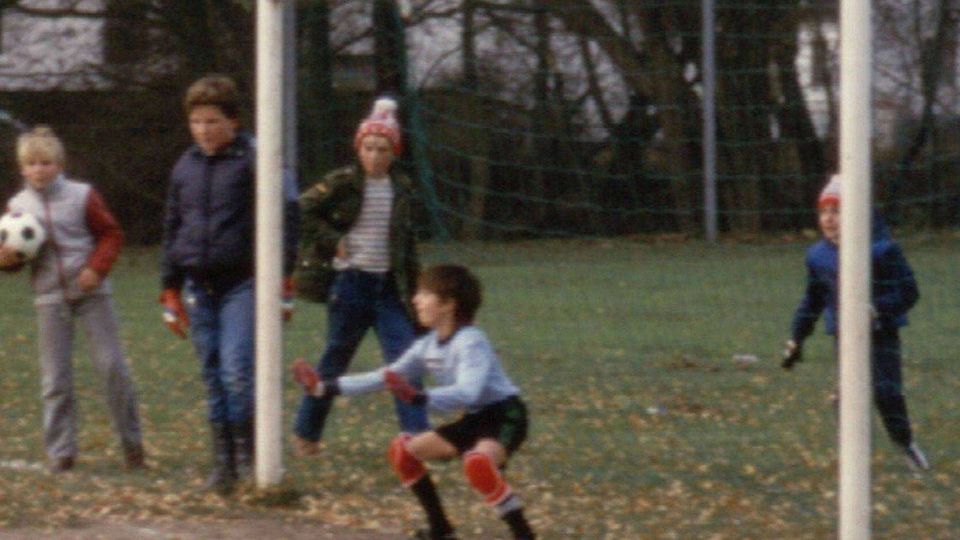 Stefan Erl im Jahre 1985 im Tor des TSV Baar bei Reichertshofen - damals war der Fußball noch nicht so kompliziert.