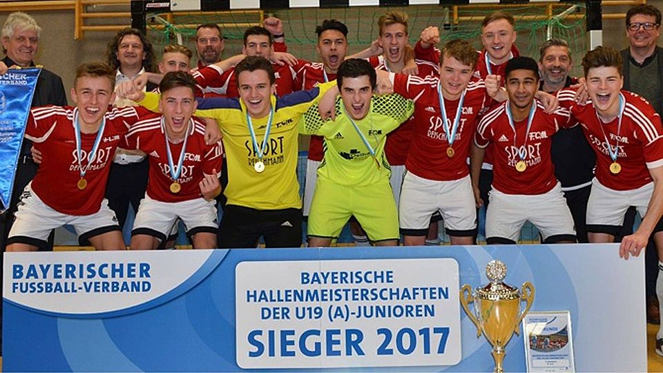 Haarscharf mit 9:8 nach Sechsmeterschießen über die SpVgg Greuther Fürth krönt sich der FC Memmingen zum neuen U19-Hallenchampion. F: BFV