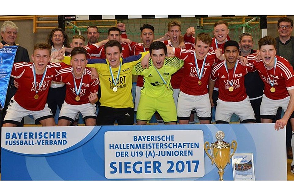 Haarscharf mit 9:8 nach Sechsmeterschießen über die SpVgg Greuther Fürth krönt sich der FC Memmingen zum neuen U19-Hallenchampion. F: BFV